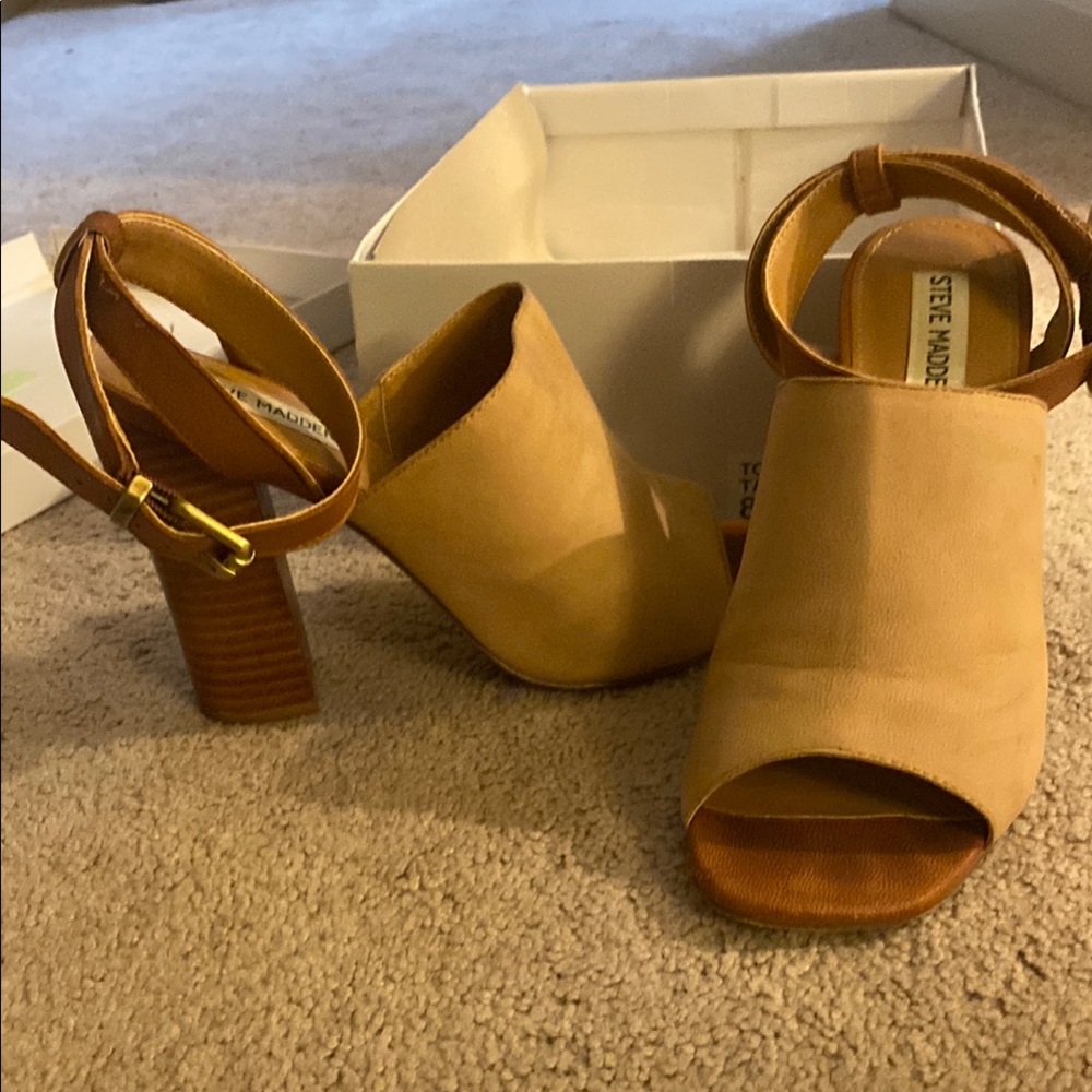 Steve Madden Toniann Tan Nubuck Block Heel Sandals